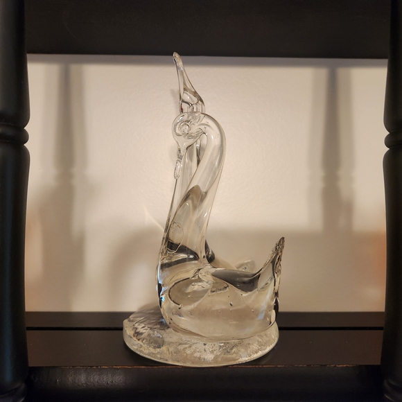 Elegant MCM Glass Swan Sculpture - Picture 4 of 12